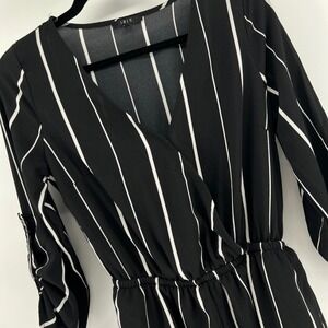 IRIS Black White Striped Romper Women's Medium Long Sleeve V Neck‎ Casual